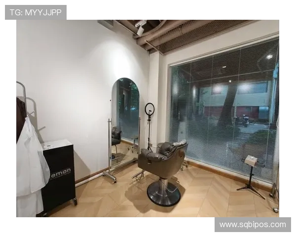 专属发型师分享为费尔明加维巴德吉亚马尔理发的独特体验与感受 专属发型师分享为费尔明加维巴德吉亚马尔理发的独特体验与感受